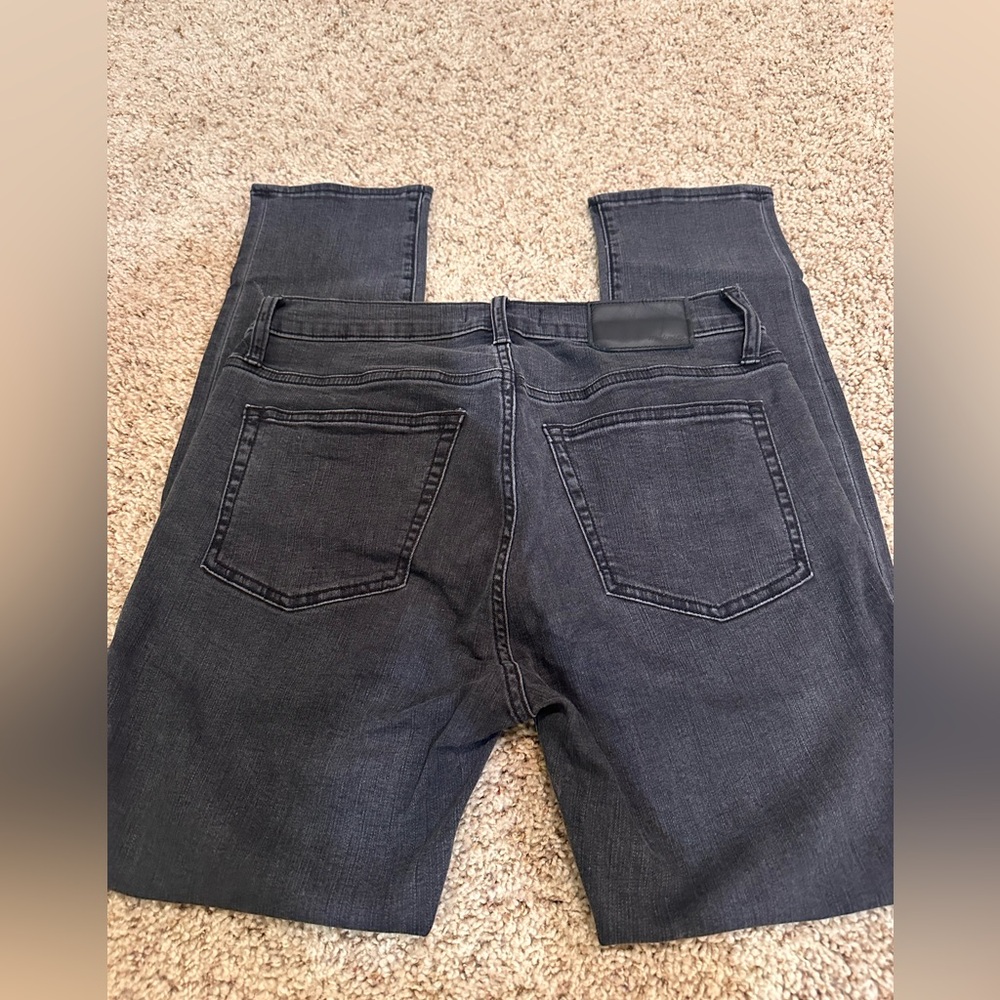 Madewell Men’s Skinny Jeans (Black/wash)
Size Men’s 31x30 Skinny
Used